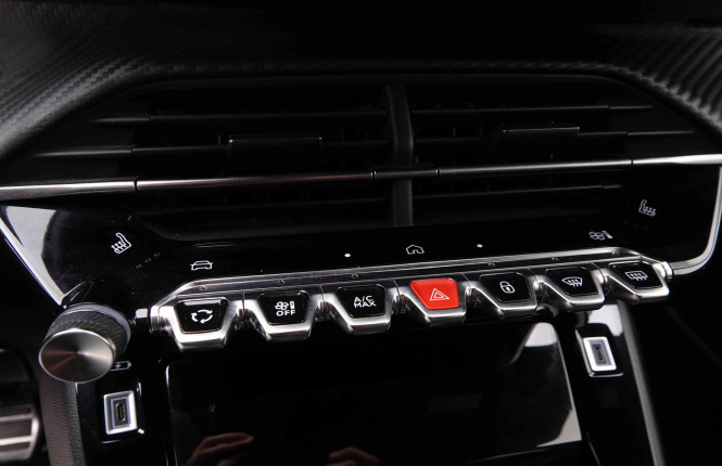 PEUGEOT_PEUGEOT_208_2548528_13.jpg