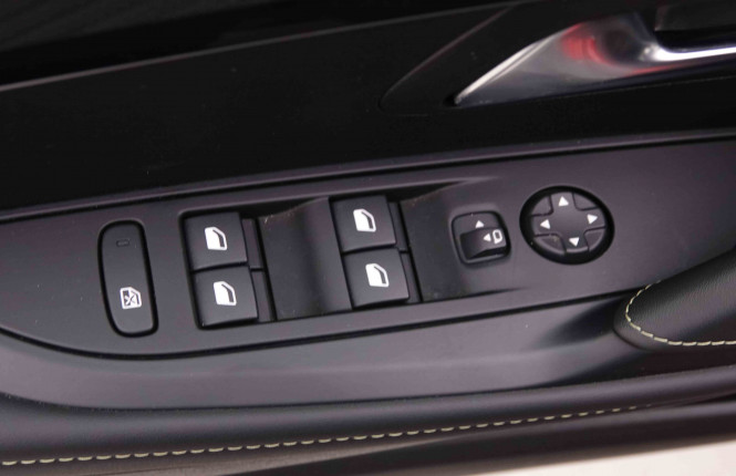 PEUGEOT_PEUGEOT_208_2548528_20.jpg