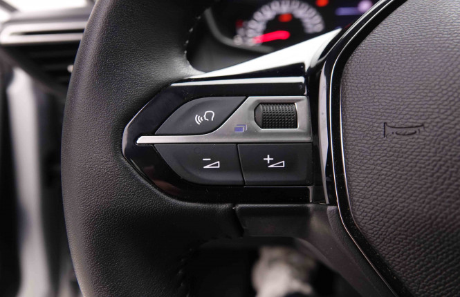 PEUGEOT_PEUGEOT_208_2550348_18.jpg PEUGEOT_PEUGEOT_208_2550348_18.jpg
