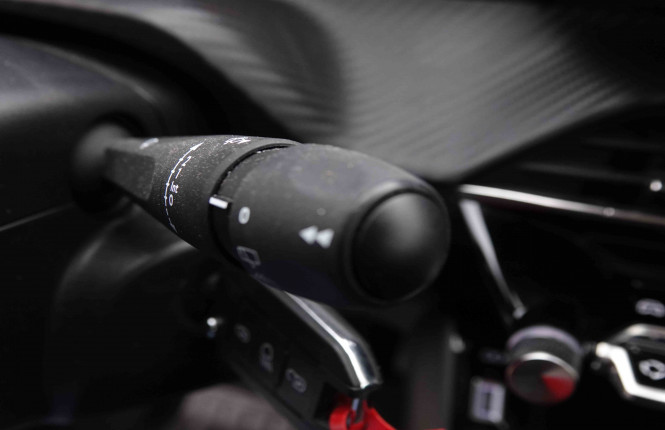 PEUGEOT_PEUGEOT_208_2550352_15.jpg PEUGEOT_PEUGEOT_208_2550352_15.jpg