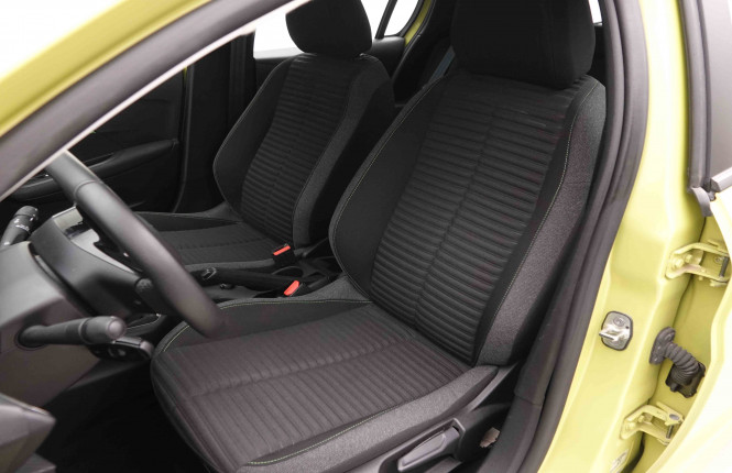 PEUGEOT_PEUGEOT_208_2550353_6.jpg