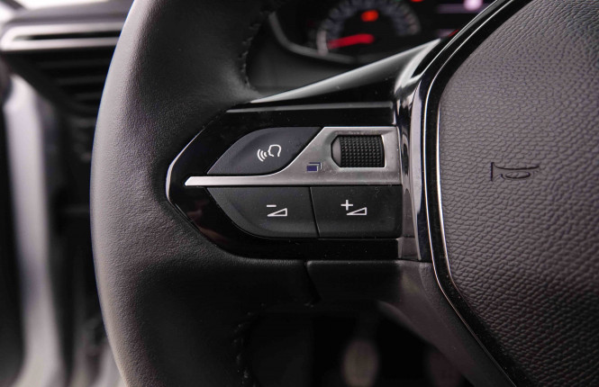 PEUGEOT_PEUGEOT_208_2550357_17.jpg PEUGEOT_PEUGEOT_208_2550357_17.jpg