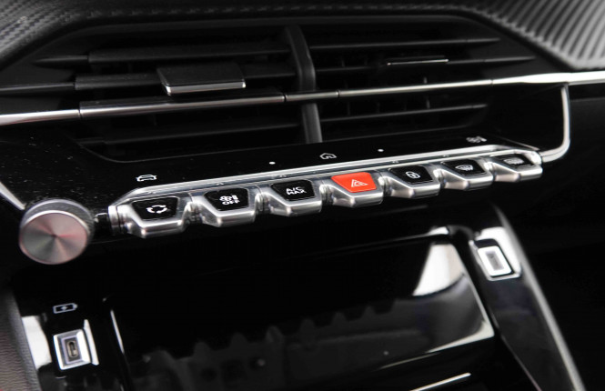 PEUGEOT_PEUGEOT_208_2550378_14.jpg