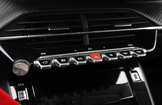 PEUGEOT_PEUGEOT_208_2550379_14.jpg