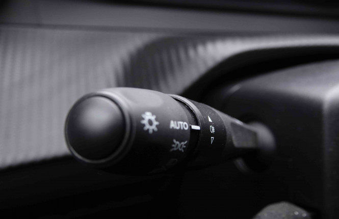 PEUGEOT_PEUGEOT_208_2550384_15.jpg PEUGEOT_PEUGEOT_208_2550384_15.jpg