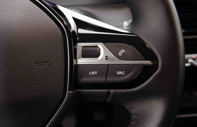 PEUGEOT_PEUGEOT_208_2550385_19.jpg PEUGEOT_PEUGEOT_208_2550385_19.jpg