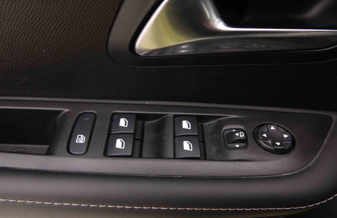 PEUGEOT_PEUGEOT_208_2550385_20.jpg PEUGEOT_PEUGEOT_208_2550385_20.jpg