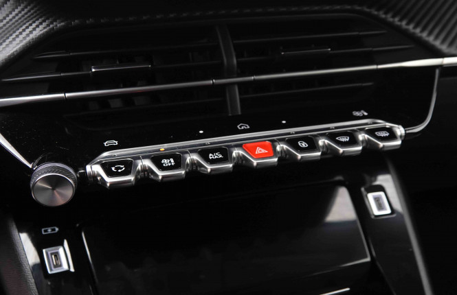 PEUGEOT_PEUGEOT_208_2550388_14.jpg PEUGEOT_PEUGEOT_208_2550388_14.jpg