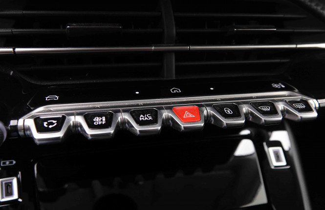 PEUGEOT_PEUGEOT_208_2551443_14.jpg
