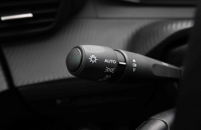 PEUGEOT_PEUGEOT_208_2551446_14.jpg PEUGEOT_PEUGEOT_208_2551446_14.jpg