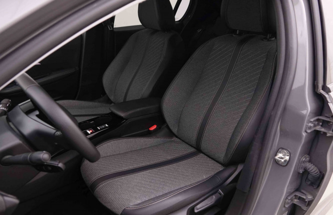 PEUGEOT_PEUGEOT_208_2551450_6.jpg