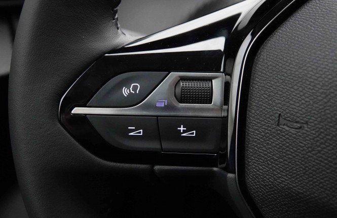 PEUGEOT_PEUGEOT_208_2652498_18.jpg