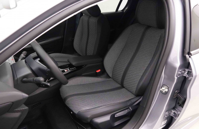 PEUGEOT_PEUGEOT_208_2652499_6.jpg