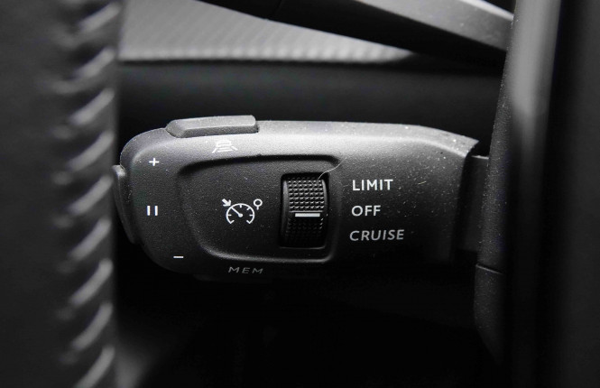 PEUGEOT_PEUGEOT_208_2652596_18.jpg PEUGEOT_PEUGEOT_208_2652596_18.jpg