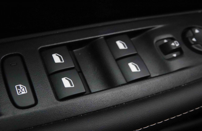 PEUGEOT_PEUGEOT_208_2652596_21.jpg PEUGEOT_PEUGEOT_208_2652596_21.jpg