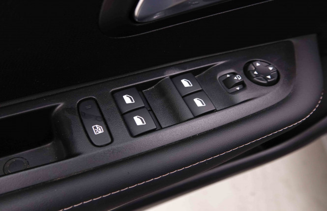 PEUGEOT_PEUGEOT_208_2652611_38.jpg PEUGEOT_PEUGEOT_208_2652611_38.jpg