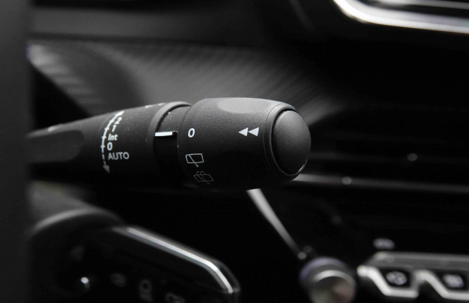 PEUGEOT_PEUGEOT_208_2653120_16.jpg