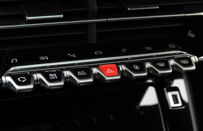 PEUGEOT_PEUGEOT_208_2653183_15.jpg