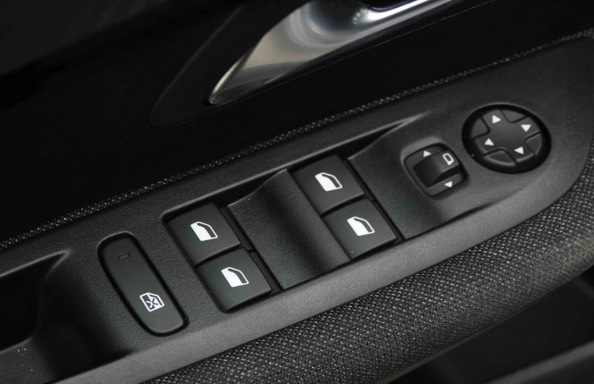 PEUGEOT_PEUGEOT_208_2653232_20.jpg