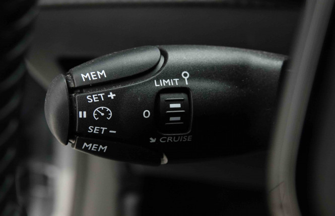 PEUGEOT_PEUGEOT_208_2653250_17.jpg