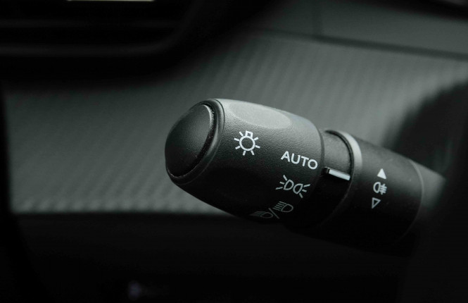 PEUGEOT_PEUGEOT_208_2653253_15.jpg PEUGEOT_PEUGEOT_208_2653253_15.jpg