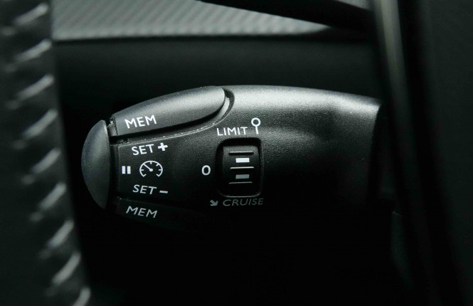PEUGEOT_PEUGEOT_208_2653253_17.jpg PEUGEOT_PEUGEOT_208_2653253_17.jpg