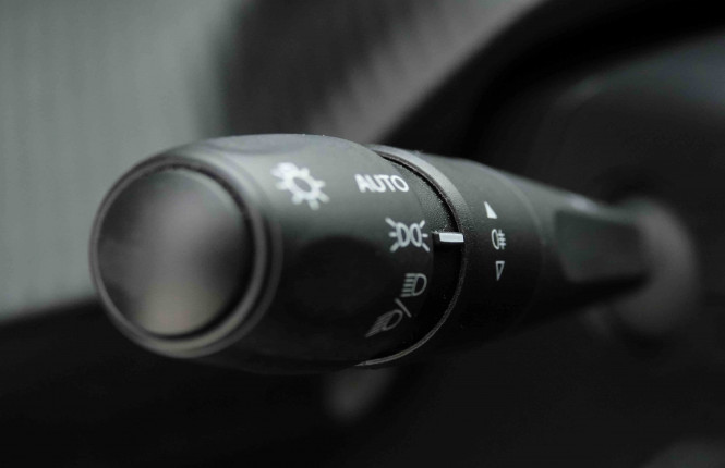 PEUGEOT_PEUGEOT_208_2653267_16.jpg
