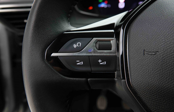 PEUGEOT_PEUGEOT_208_2653267_18.jpg