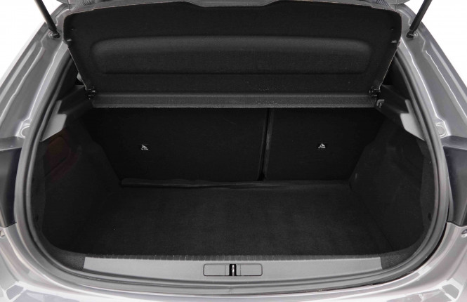 PEUGEOT_PEUGEOT_208_2653267_5.jpg