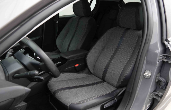 PEUGEOT_PEUGEOT_208_2653267_6.jpg