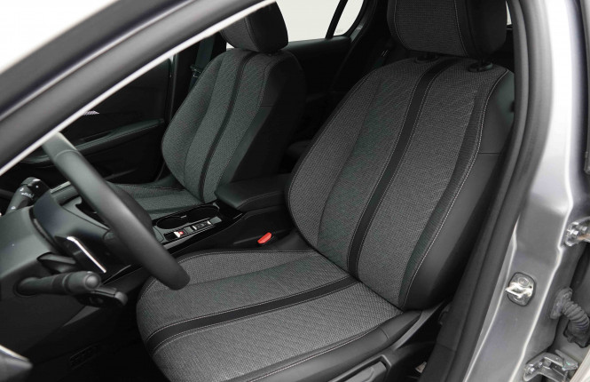 PEUGEOT_PEUGEOT_208_2653974_6.jpg