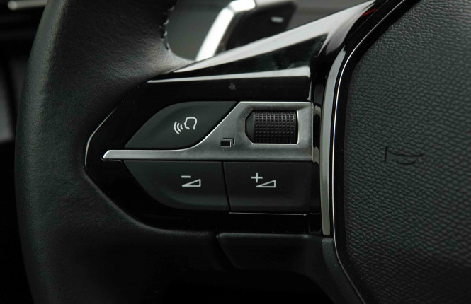 PEUGEOT_PEUGEOT_208_2653976_18.jpg