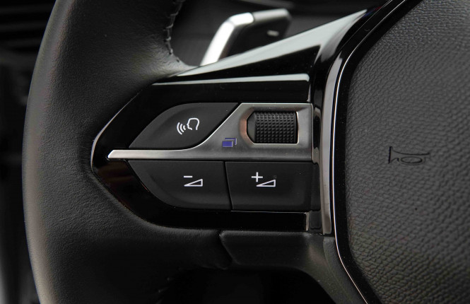 PEUGEOT_PEUGEOT_208_2654230_18.jpg