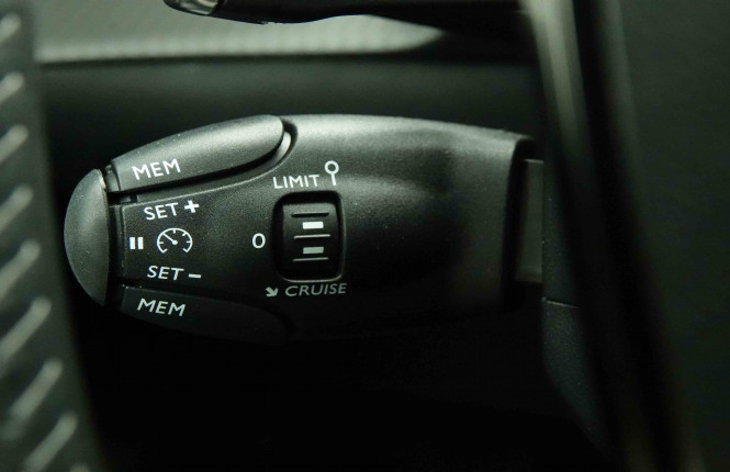 PEUGEOT_PEUGEOT_208_2654231_17.jpg