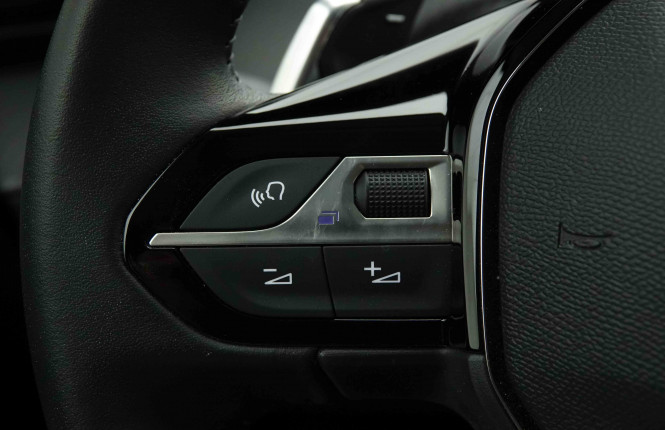PEUGEOT_PEUGEOT_208_2654232_17.jpg