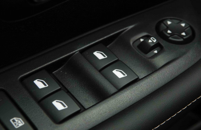 PEUGEOT_PEUGEOT_208_2654232_19.jpg
