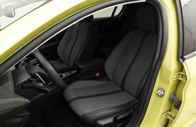 PEUGEOT_PEUGEOT_208_2654232_6.jpg