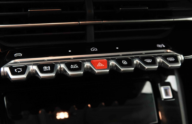 PEUGEOT_PEUGEOT_208_2654234_13.jpg PEUGEOT_PEUGEOT_208_2654234_13.jpg