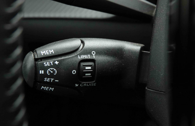 PEUGEOT_PEUGEOT_208_2654234_17.jpg PEUGEOT_PEUGEOT_208_2654234_17.jpg