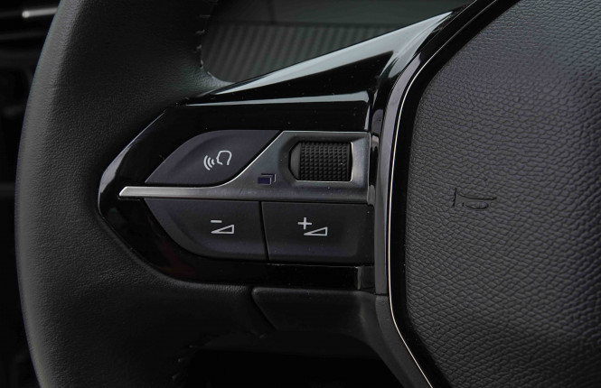 PEUGEOT_PEUGEOT_208_2654934_18.jpg
