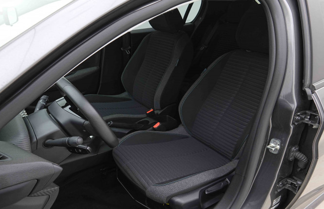 PEUGEOT_PEUGEOT_208_2654934_6.jpg