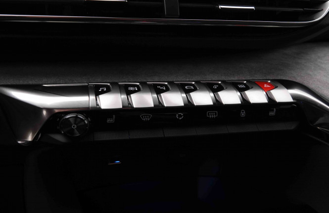 PEUGEOT_PEUGEOT_3008_2547288_13.jpg