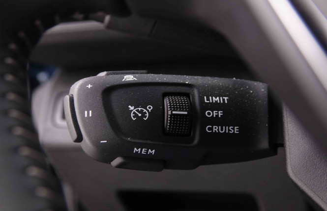 PEUGEOT_PEUGEOT_3008_2547339_17.jpg