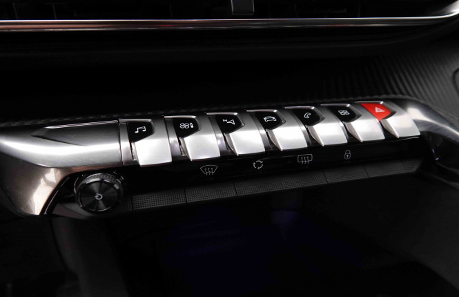 PEUGEOT_PEUGEOT_3008_2548278_15.jpg