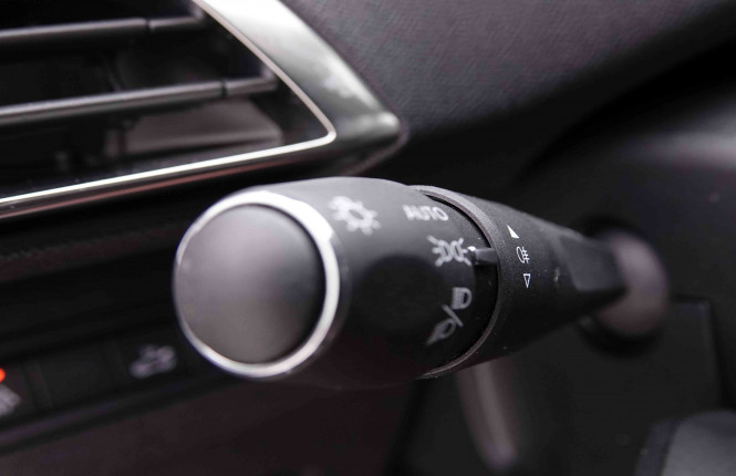 PEUGEOT_PEUGEOT_3008_2548283_17.jpg