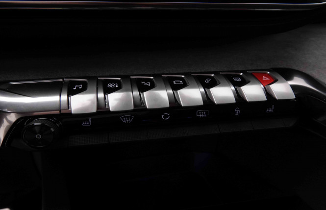 PEUGEOT_PEUGEOT_3008_2548361_13.jpg
