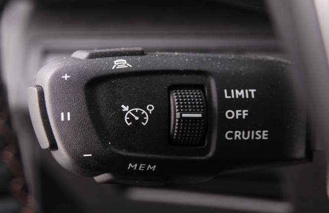 PEUGEOT_PEUGEOT_3008_2548362_19.jpg