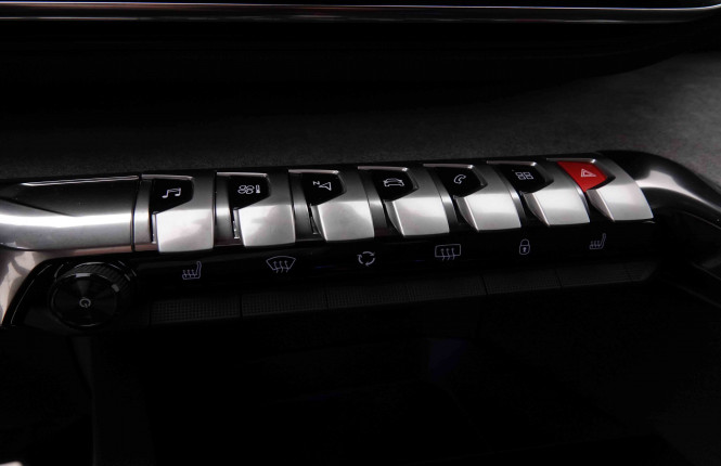 PEUGEOT_PEUGEOT_3008_2548367_13.jpg