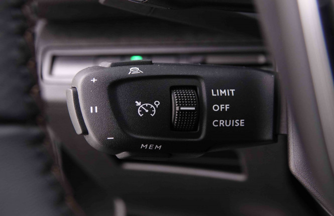 PEUGEOT_PEUGEOT_3008_2548367_17.jpg