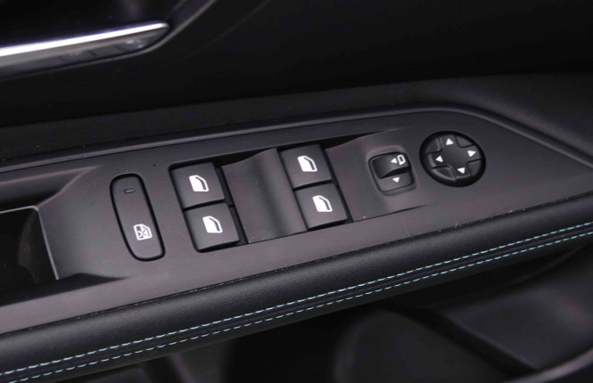 PEUGEOT_PEUGEOT_3008_2550332_18.jpg